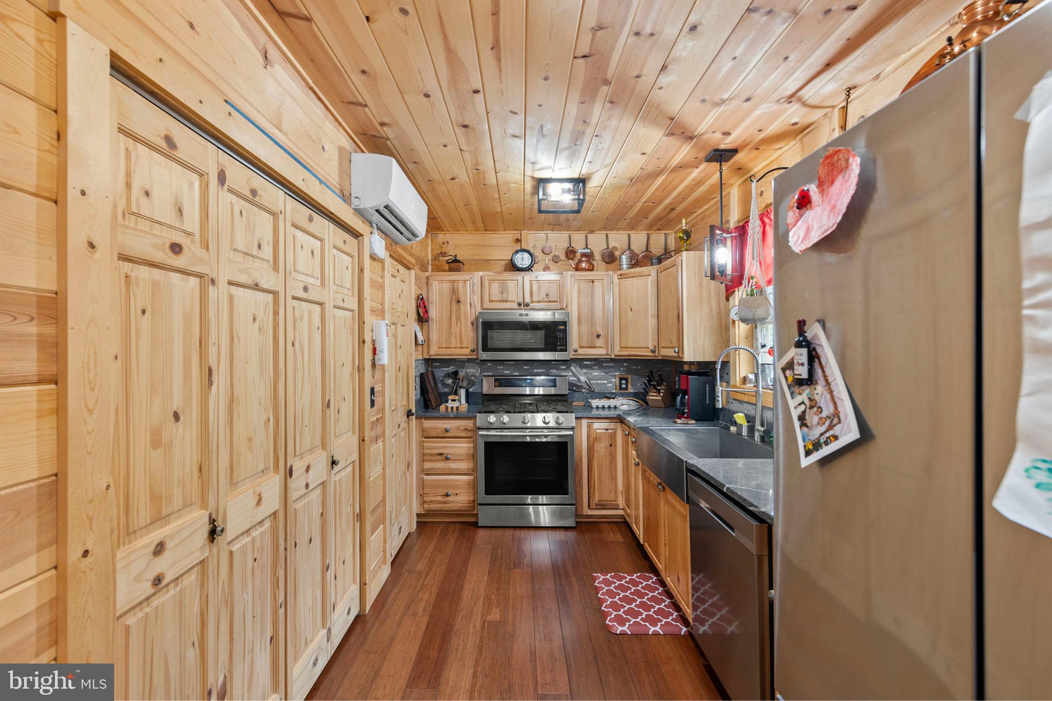 BLUFFS ON THE POTOMAC - Residential