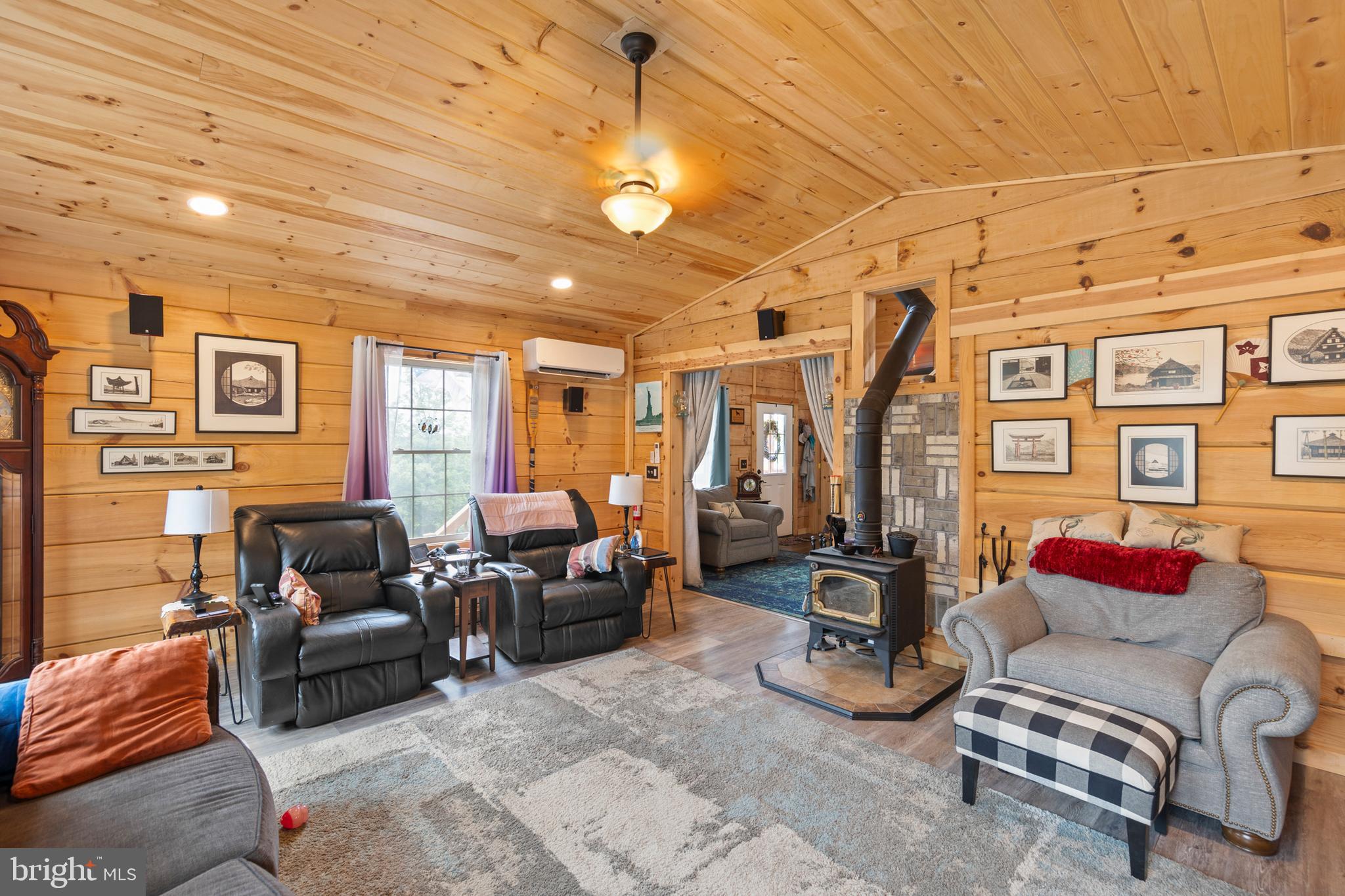 BLUFFS ON THE POTOMAC - Residential