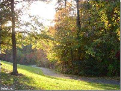 ISLAND CREEK - Residential