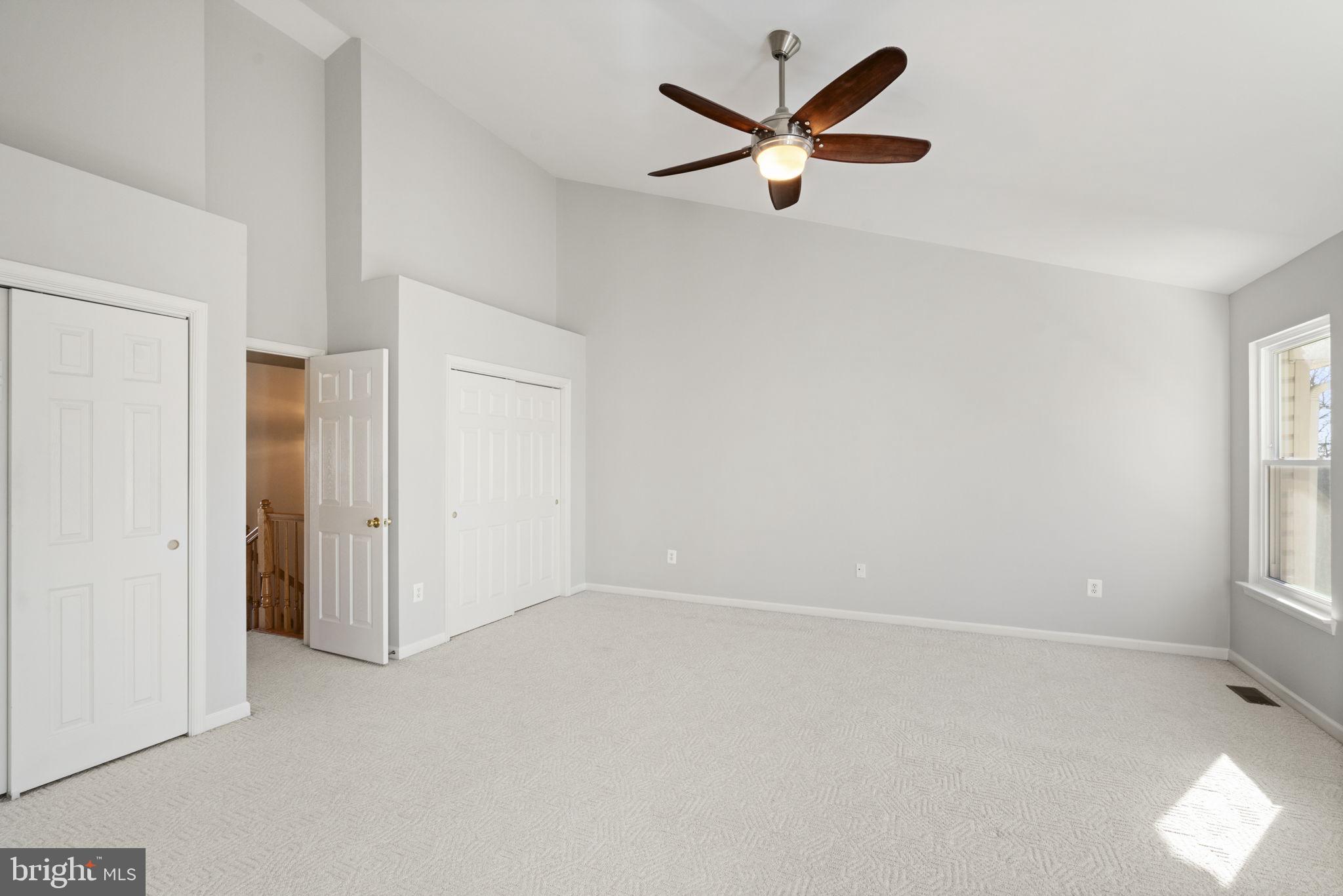 ISLAND CREEK - Residential