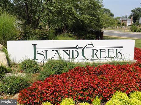 ISLAND CREEK - Residential