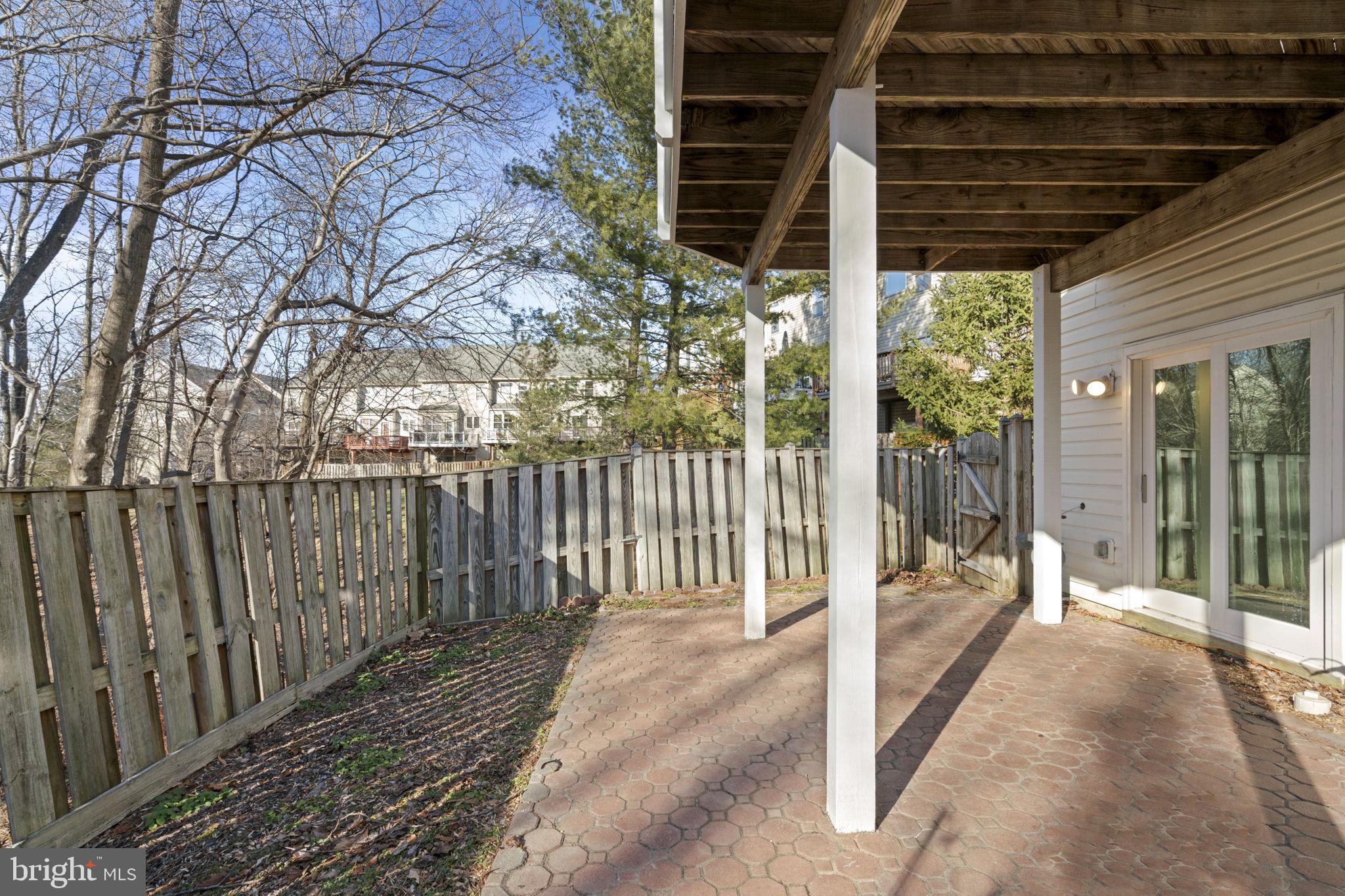 ISLAND CREEK - Residential