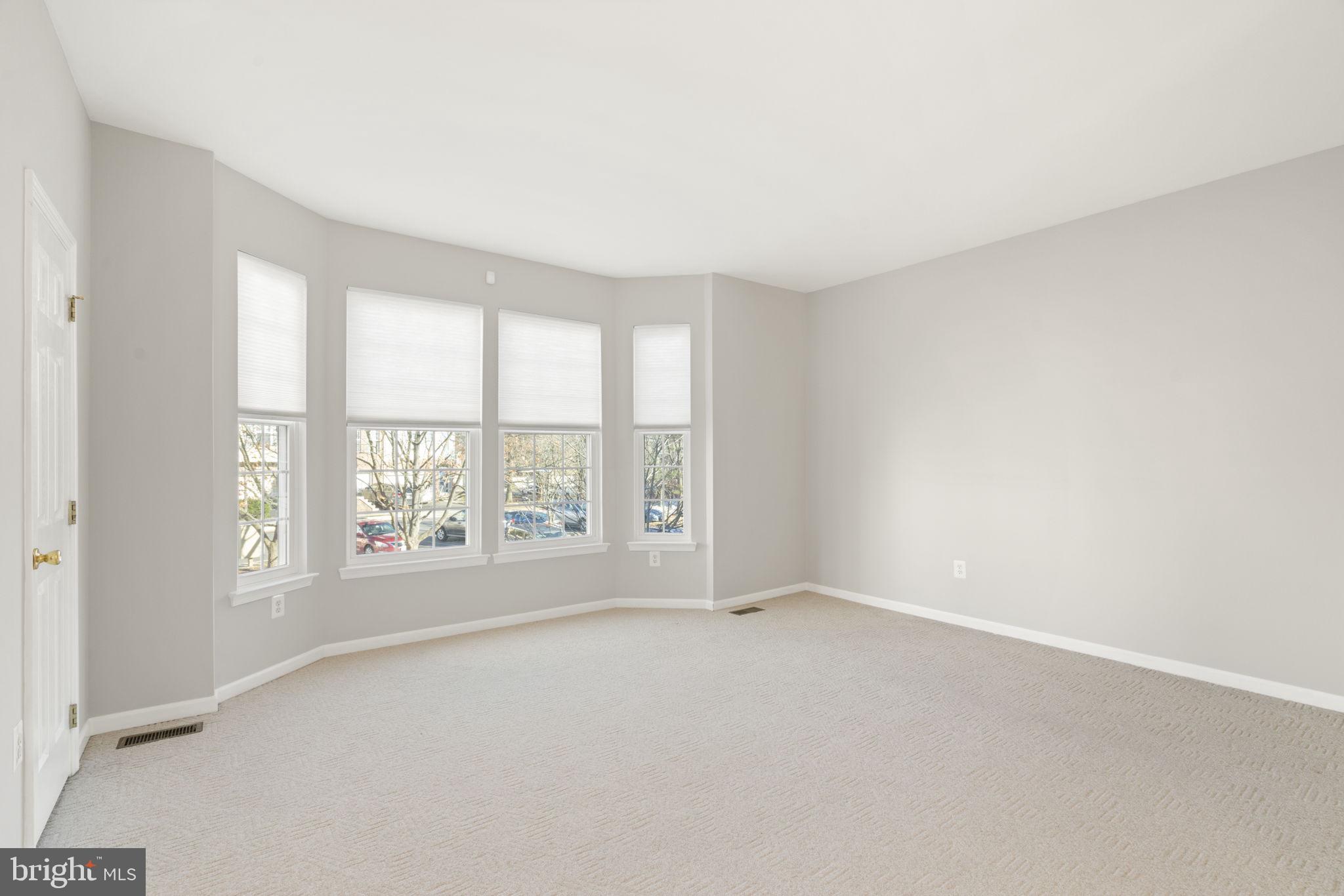 ISLAND CREEK - Residential