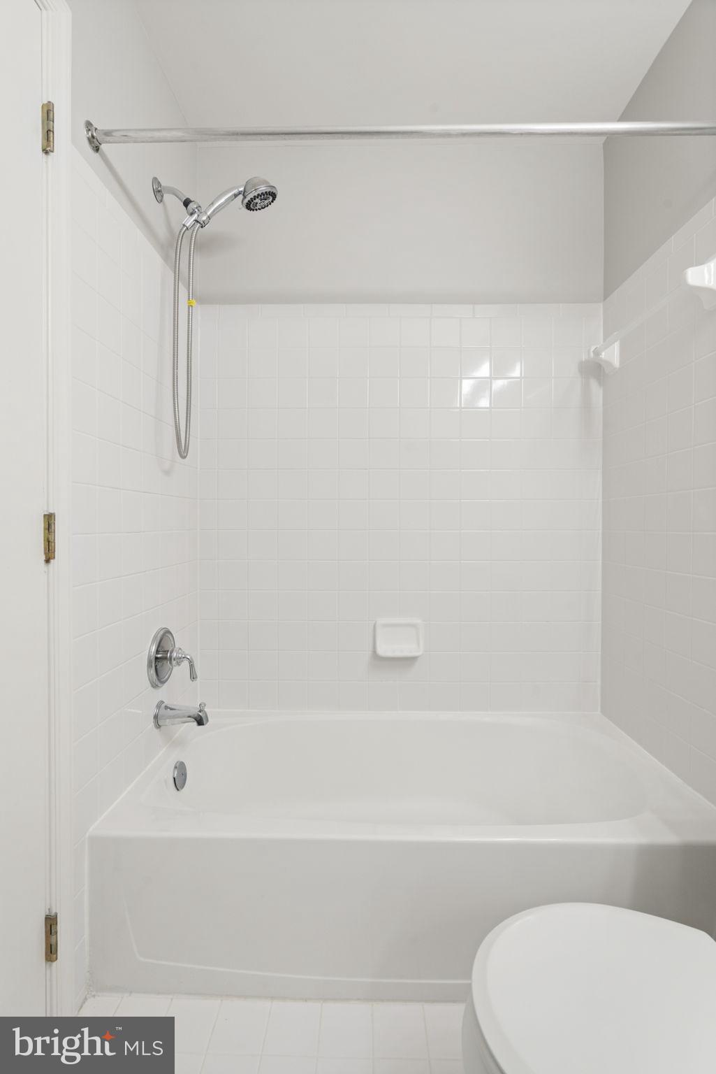 ISLAND CREEK - Residential