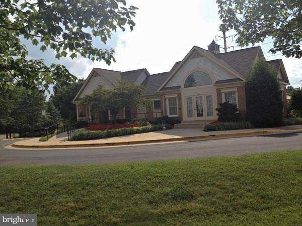 ISLAND CREEK - Residential