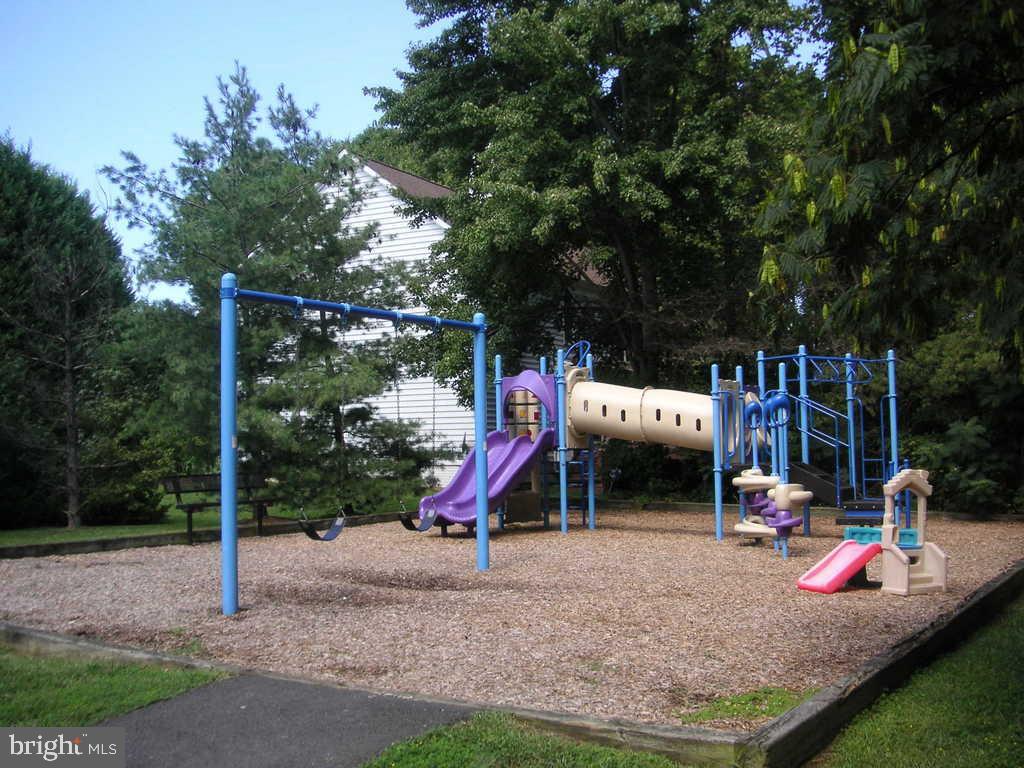 ISLAND CREEK - Residential