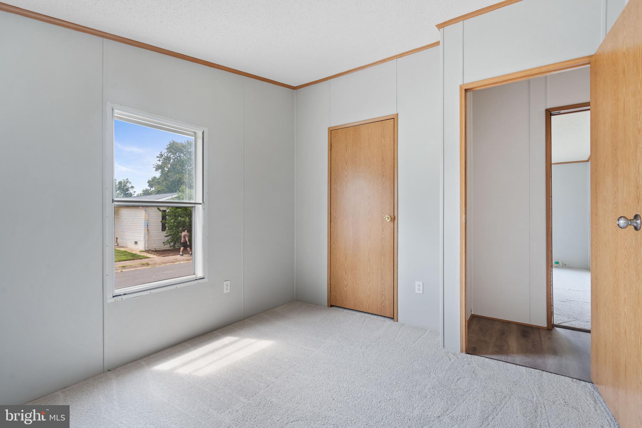 MEADOWS OF CHANTILLY - Residential