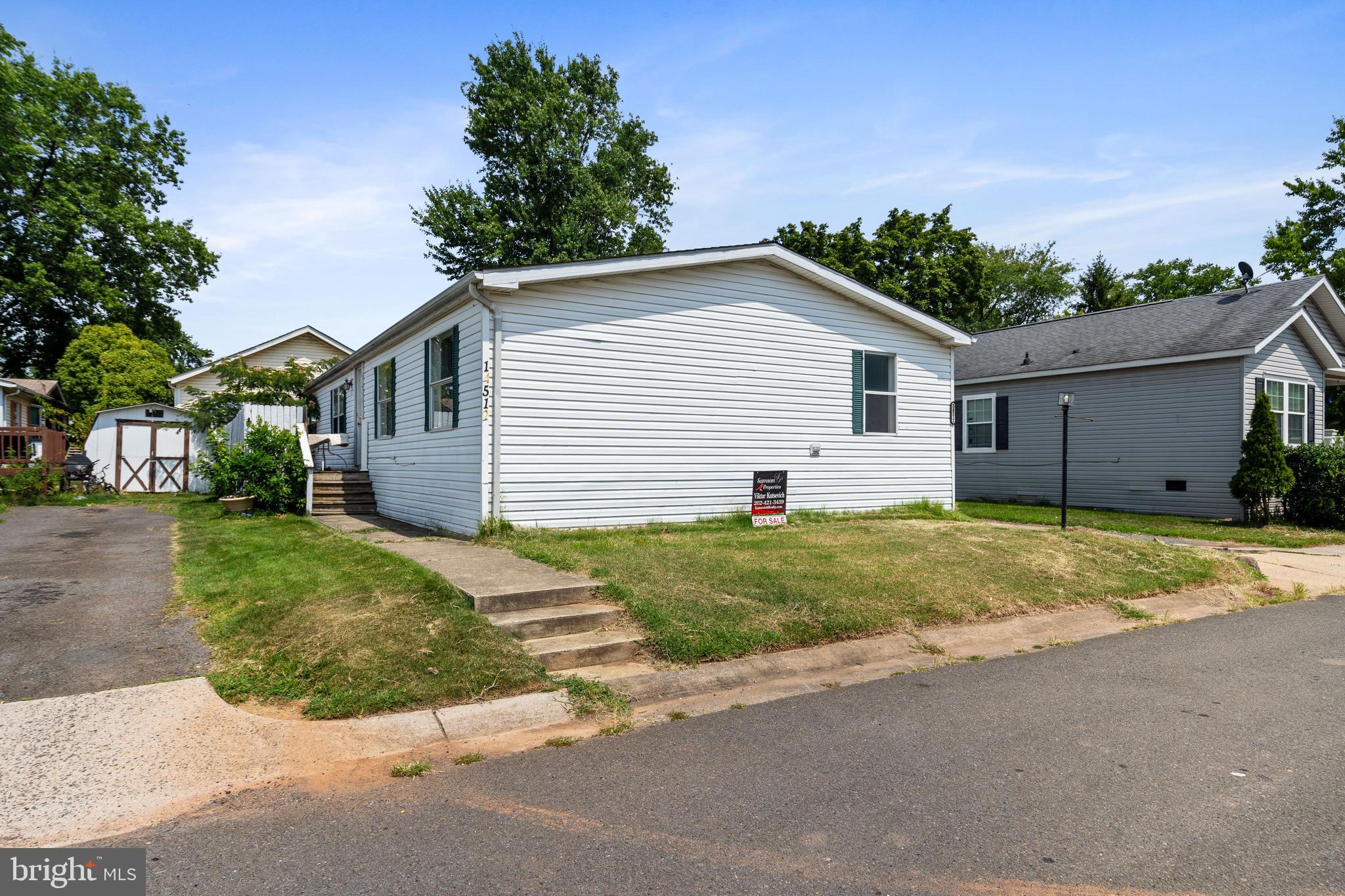 MEADOWS OF CHANTILLY - Residential