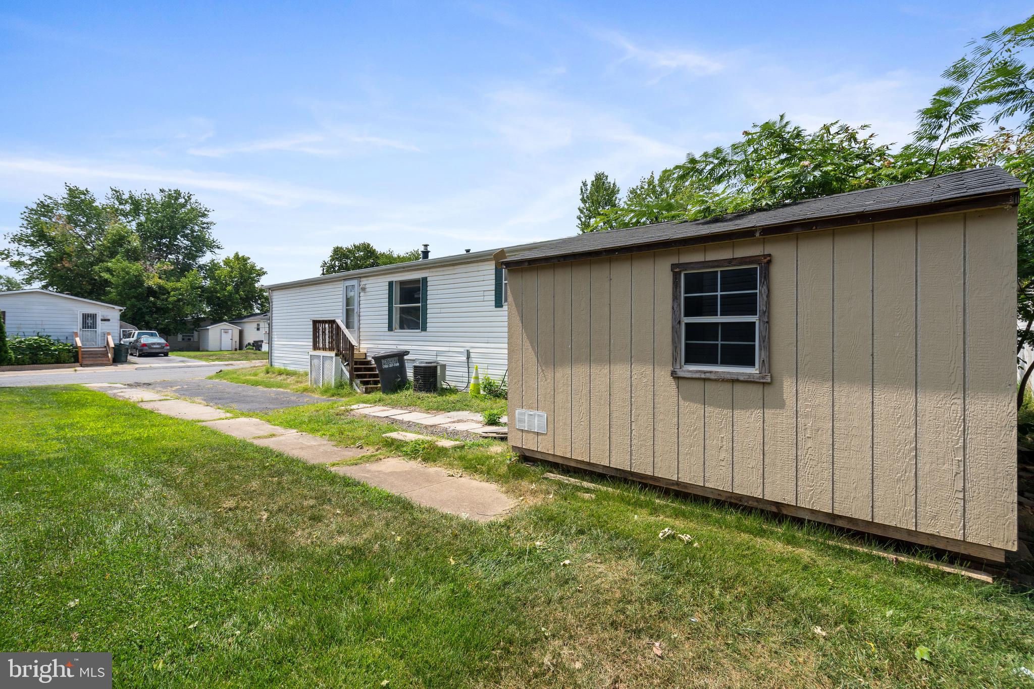 MEADOWS OF CHANTILLY - Residential