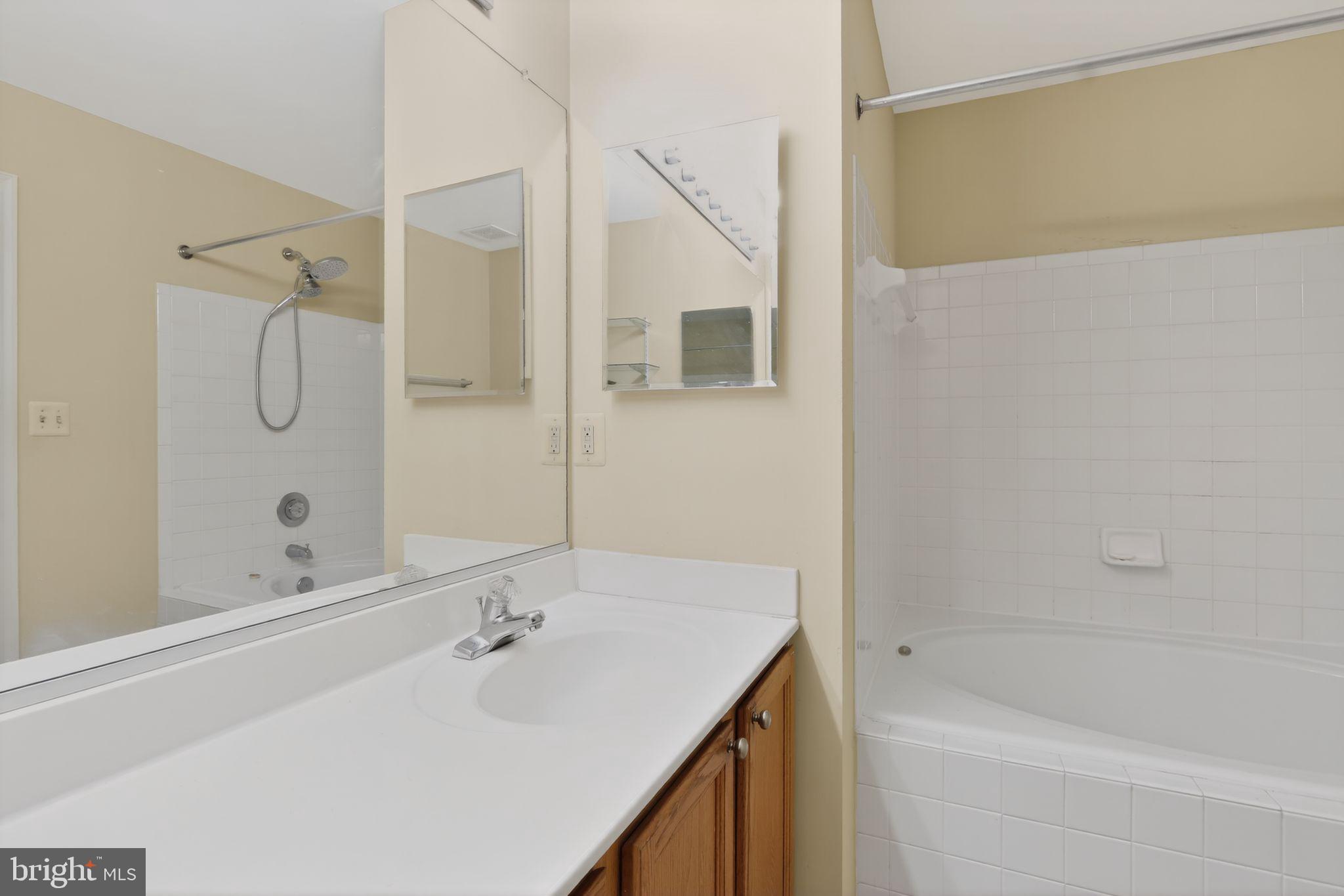 JAPONICA - Residential