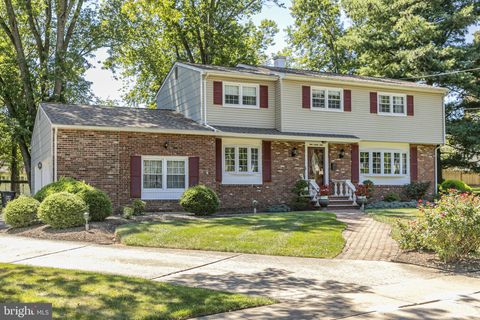 3 CAMELIA COURT LAWRENCE TOWNSHIP NJ 08648