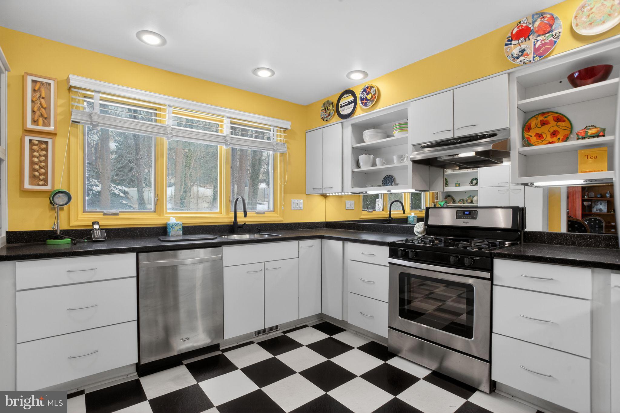 JENKINTOWN MANOR - Residential