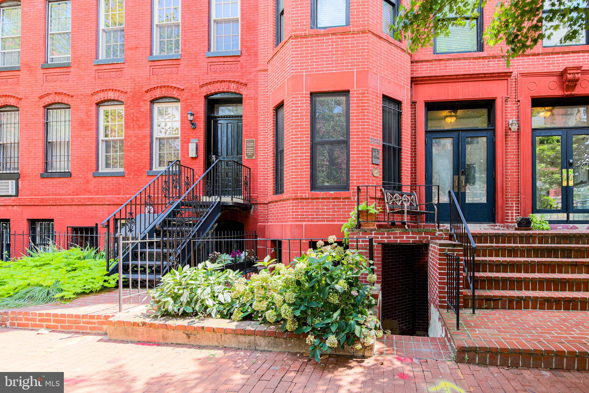 220 4TH STREET SE 1