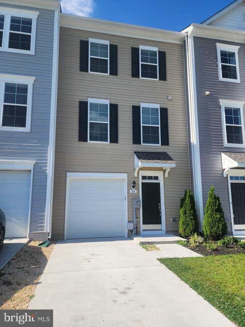 Townhouse For Rent - 26 Kirby Court<br/> Berkeley County, BUNKER HILL, WV 25413