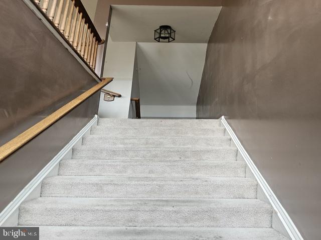 10322 LANTERN LANE