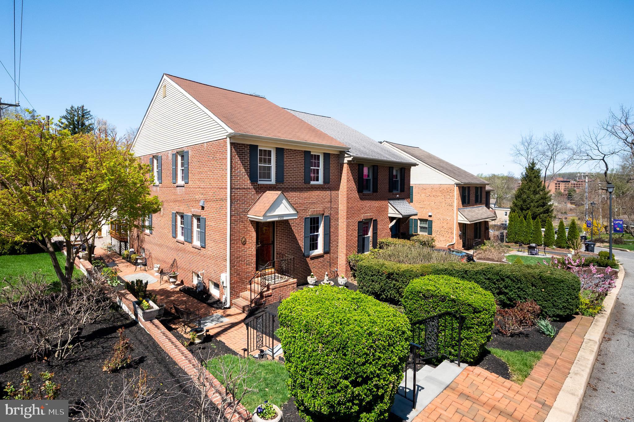 HENRY CLAY VILLAGE - Residential