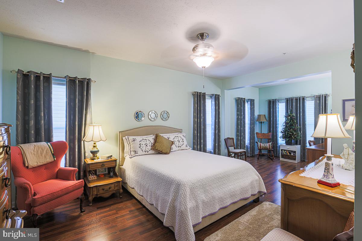 PERRY HALL FARMS - Residential