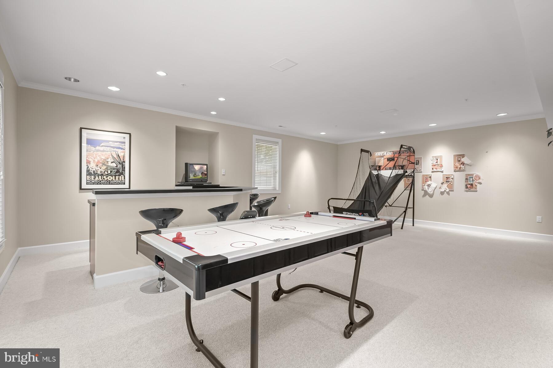 RIVER FALLS - Residential