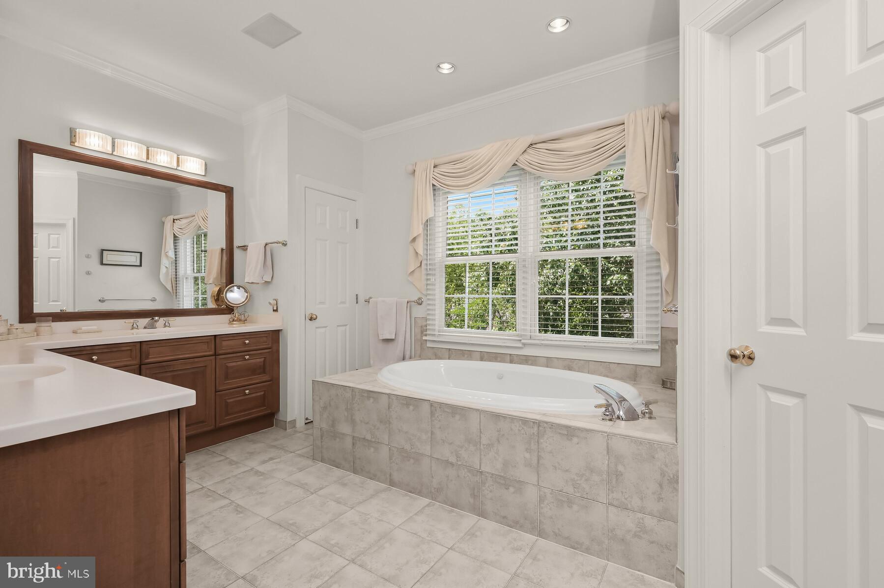 RIVER FALLS - Residential