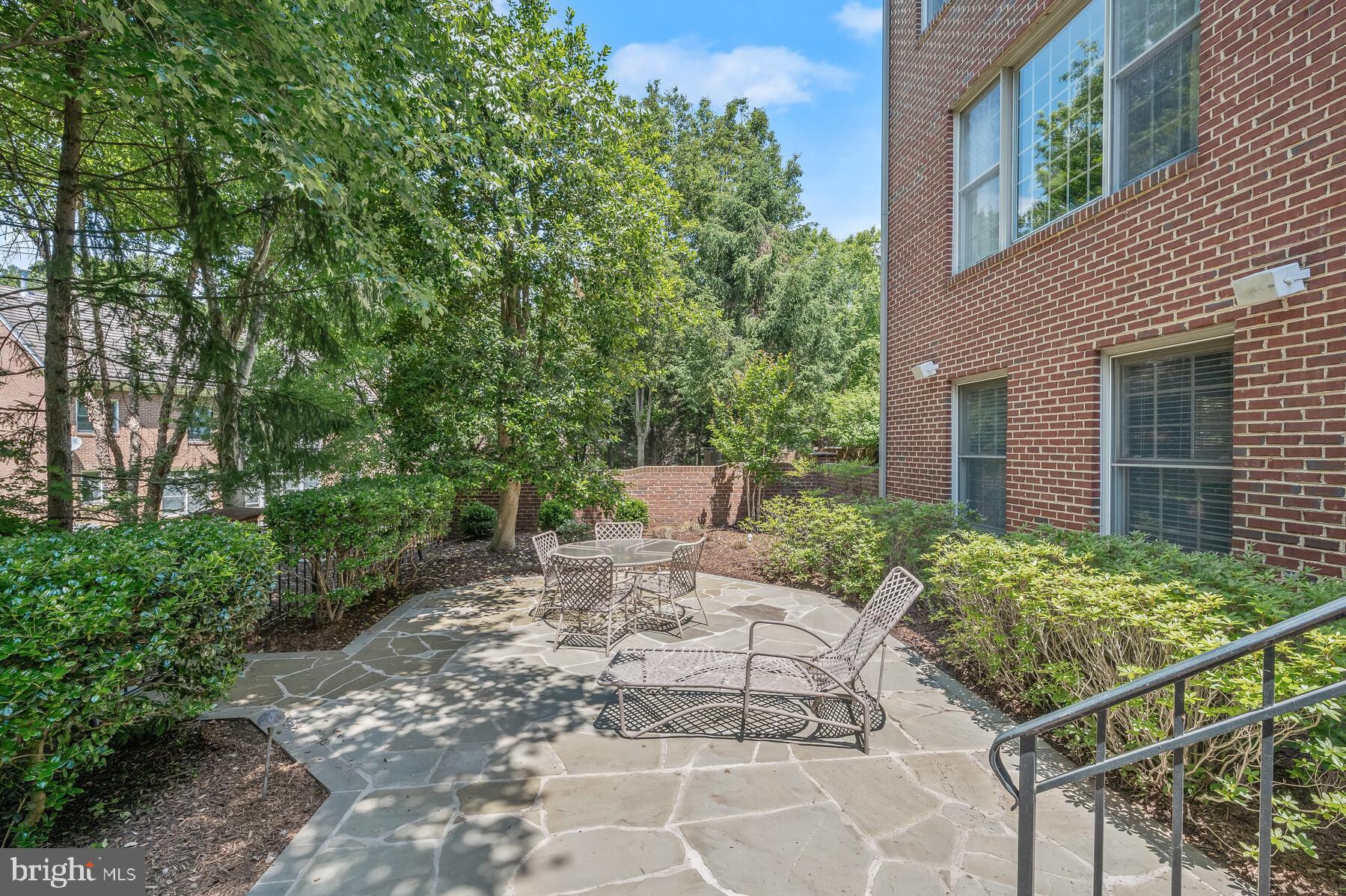 RIVER FALLS - Residential