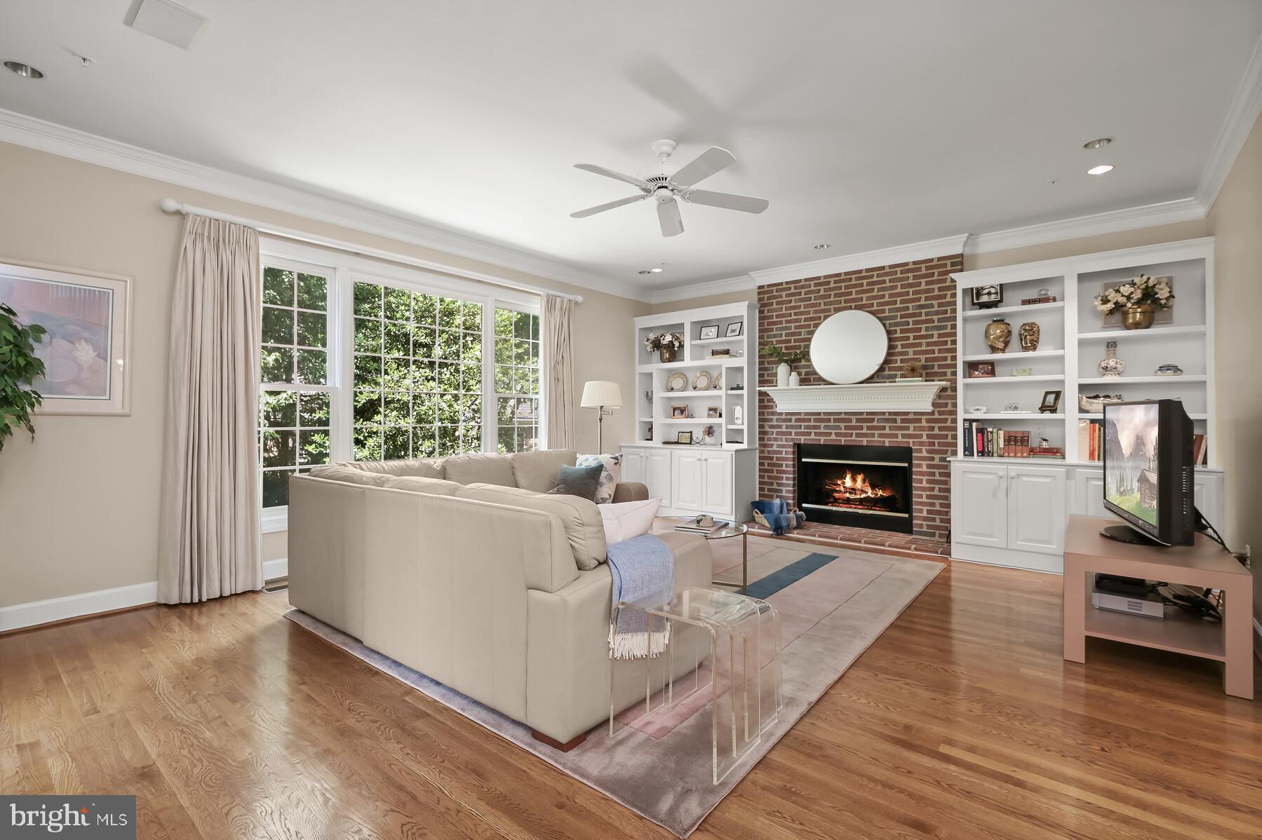 RIVER FALLS - Residential