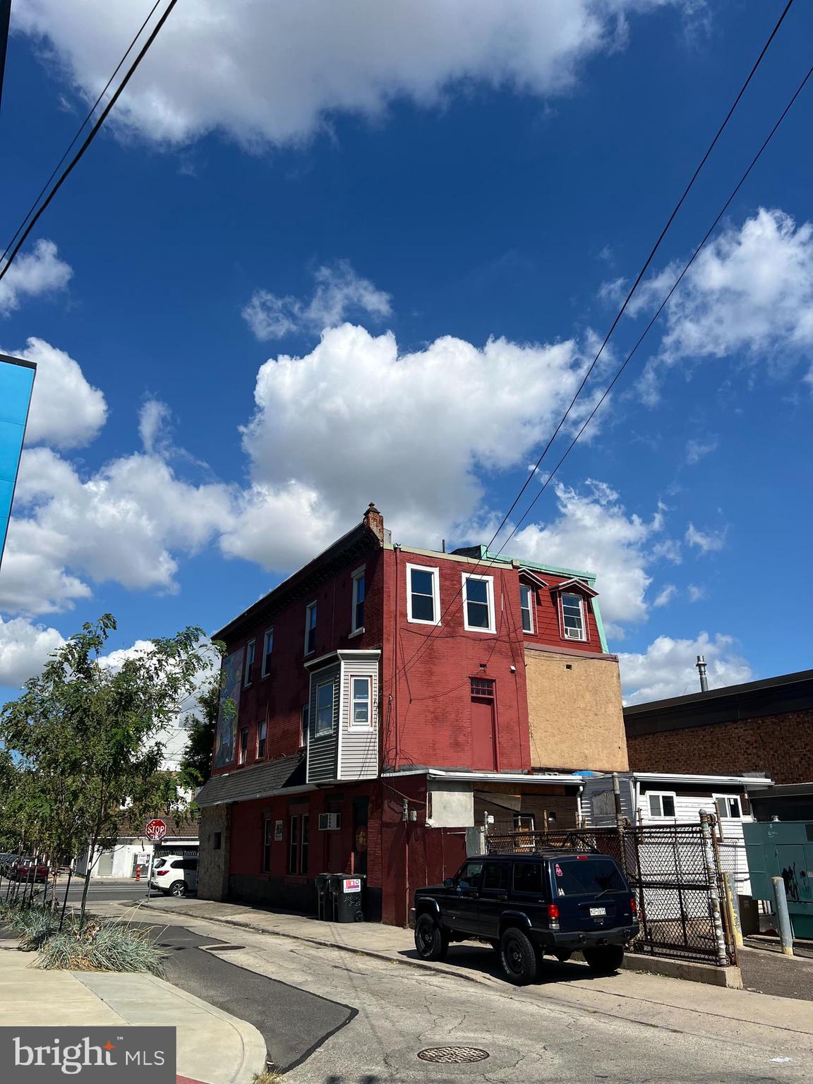 410-12 W GIRARD AVENUE