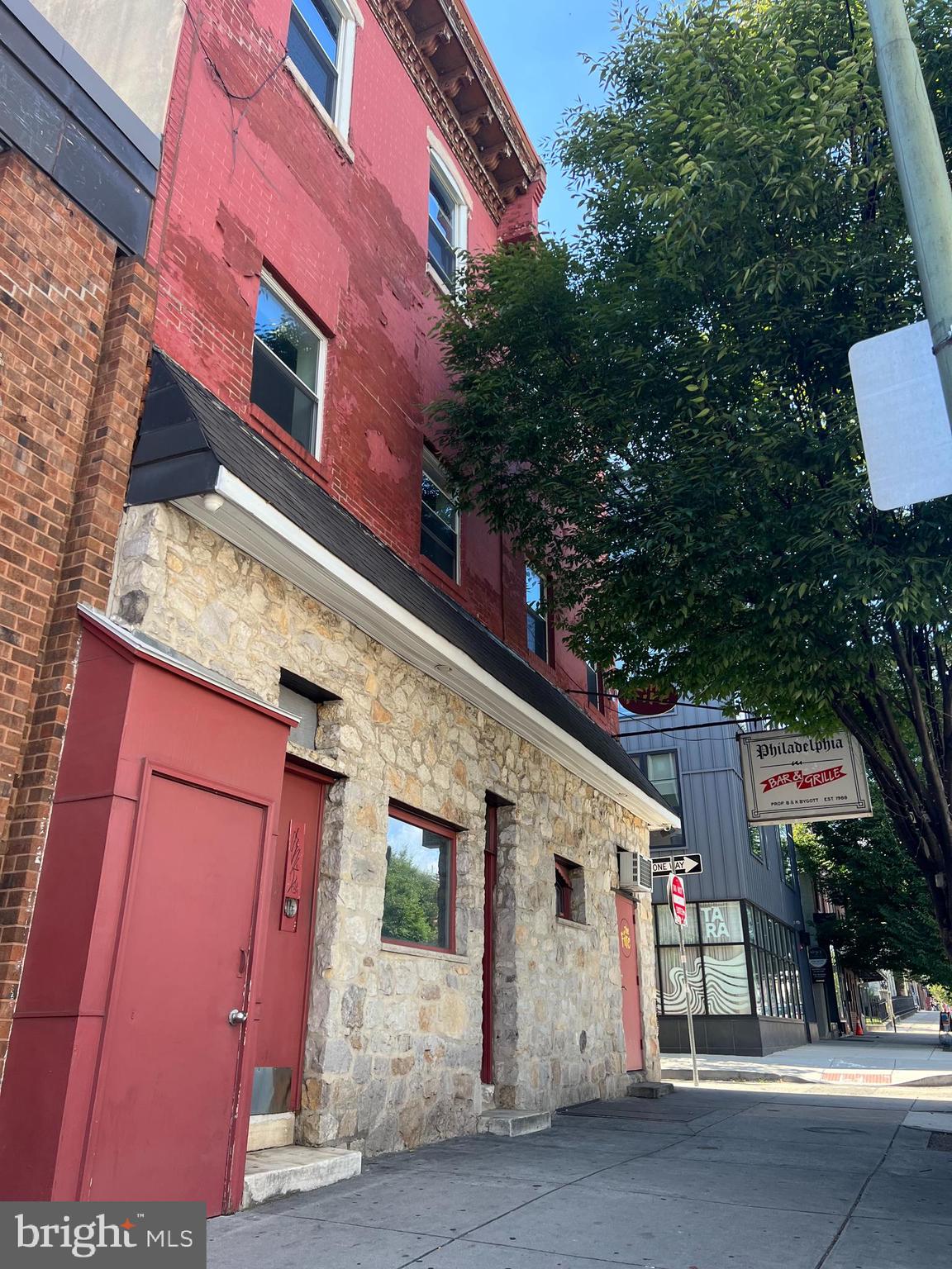 410-12 W GIRARD AVENUE