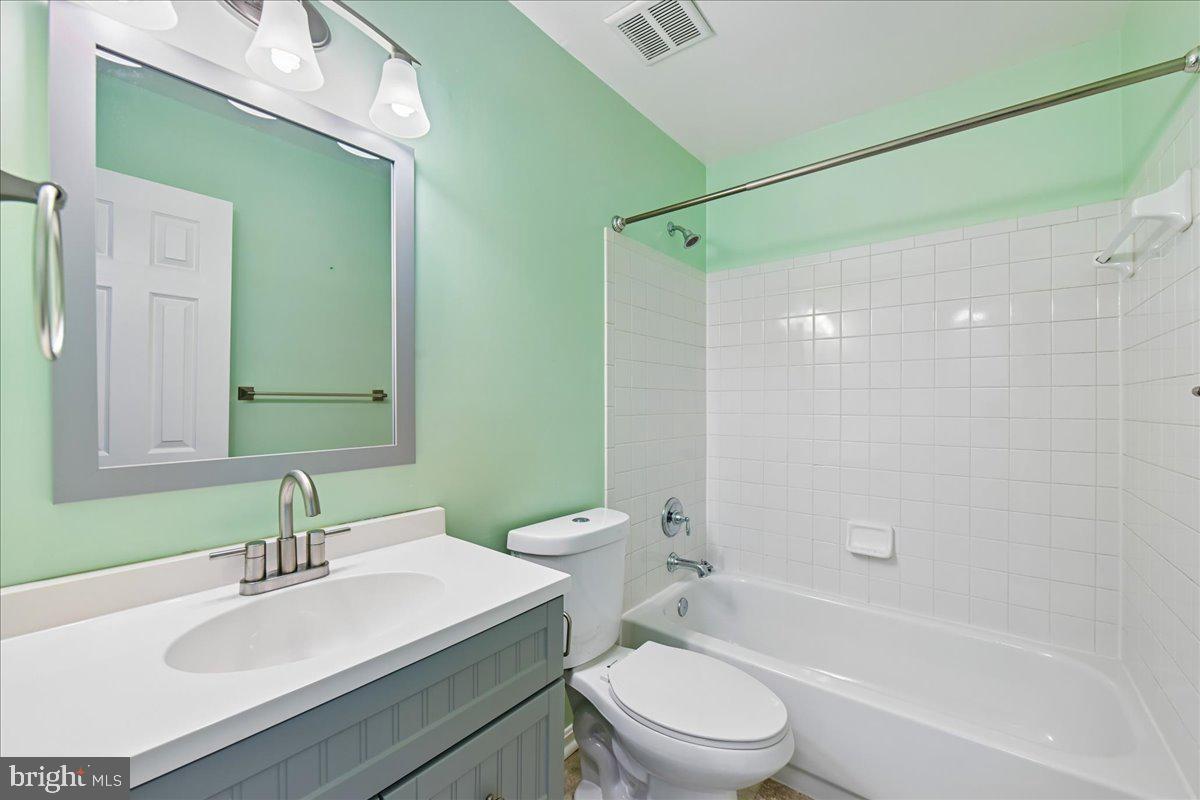 CENTREVILLE GREEN - Residential