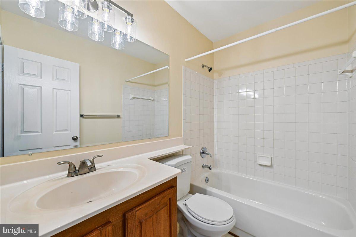 CENTREVILLE GREEN - Residential