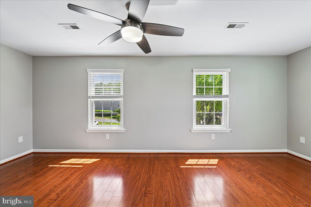 CENTREVILLE GREEN - Residential