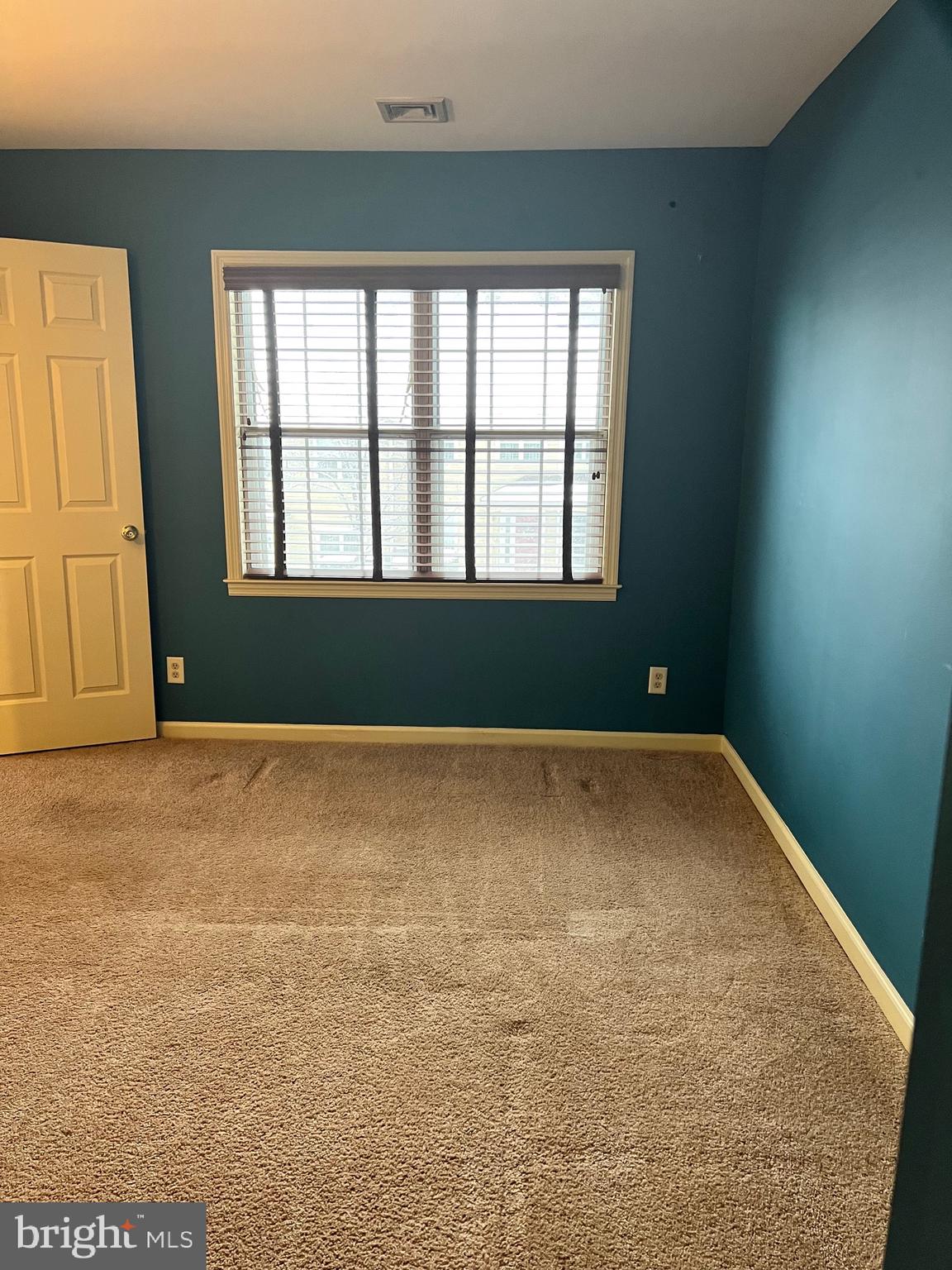 FLYING HILLS - Residential Lease