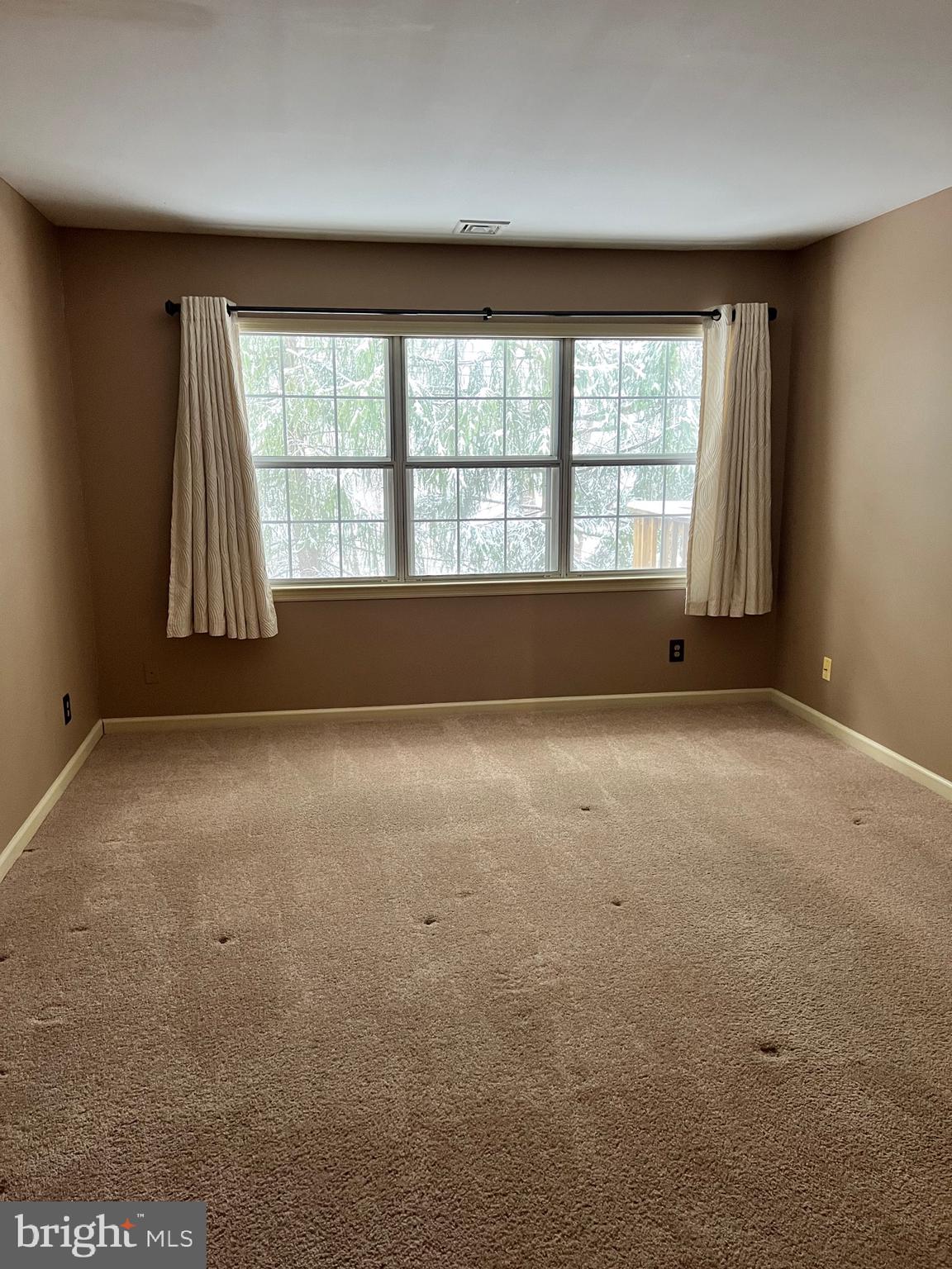 FLYING HILLS - Residential Lease