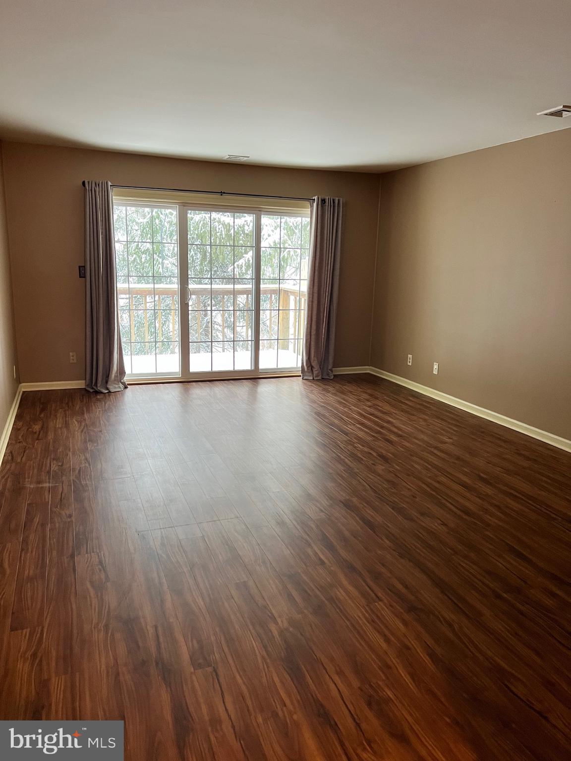 FLYING HILLS - Residential Lease