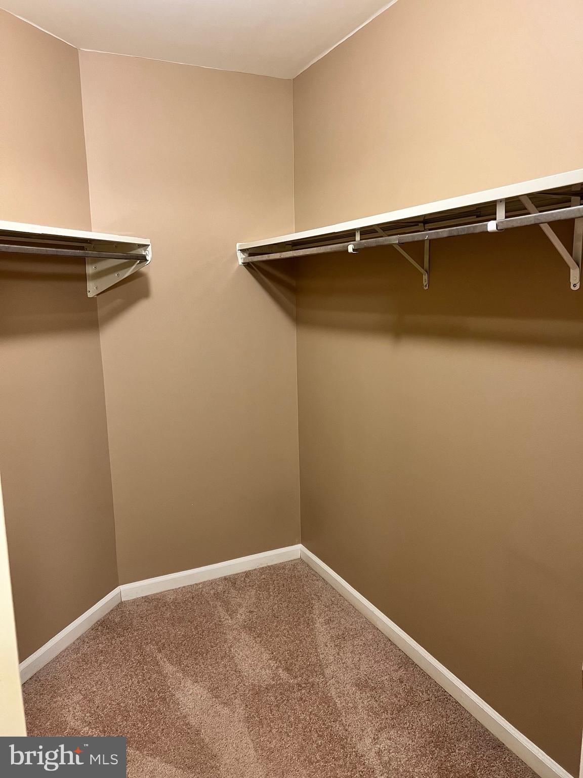 FLYING HILLS - Residential Lease