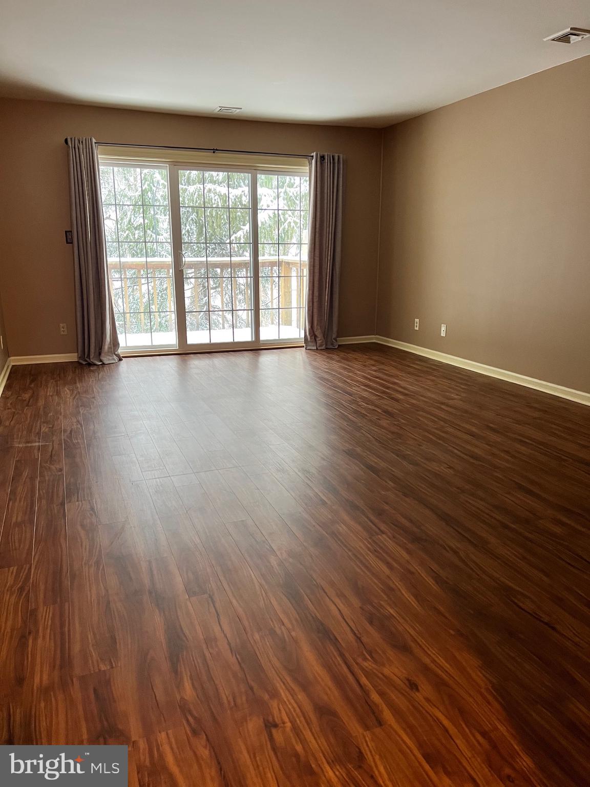 FLYING HILLS - Residential Lease