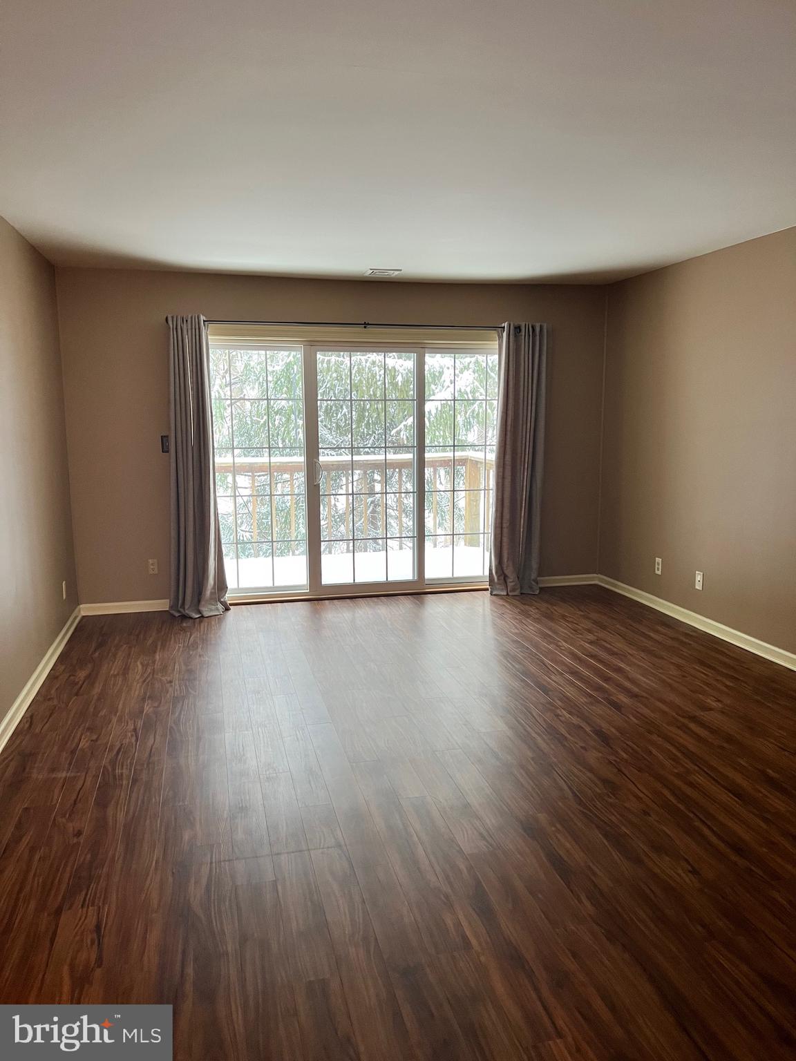 FLYING HILLS - Residential Lease