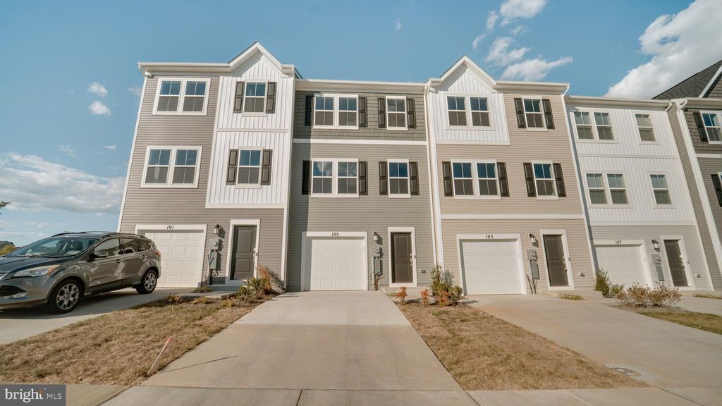 Photo of 103 Brashear Ct, MARTINSBURG, WV 25403 (MLS # WVBE2044228)