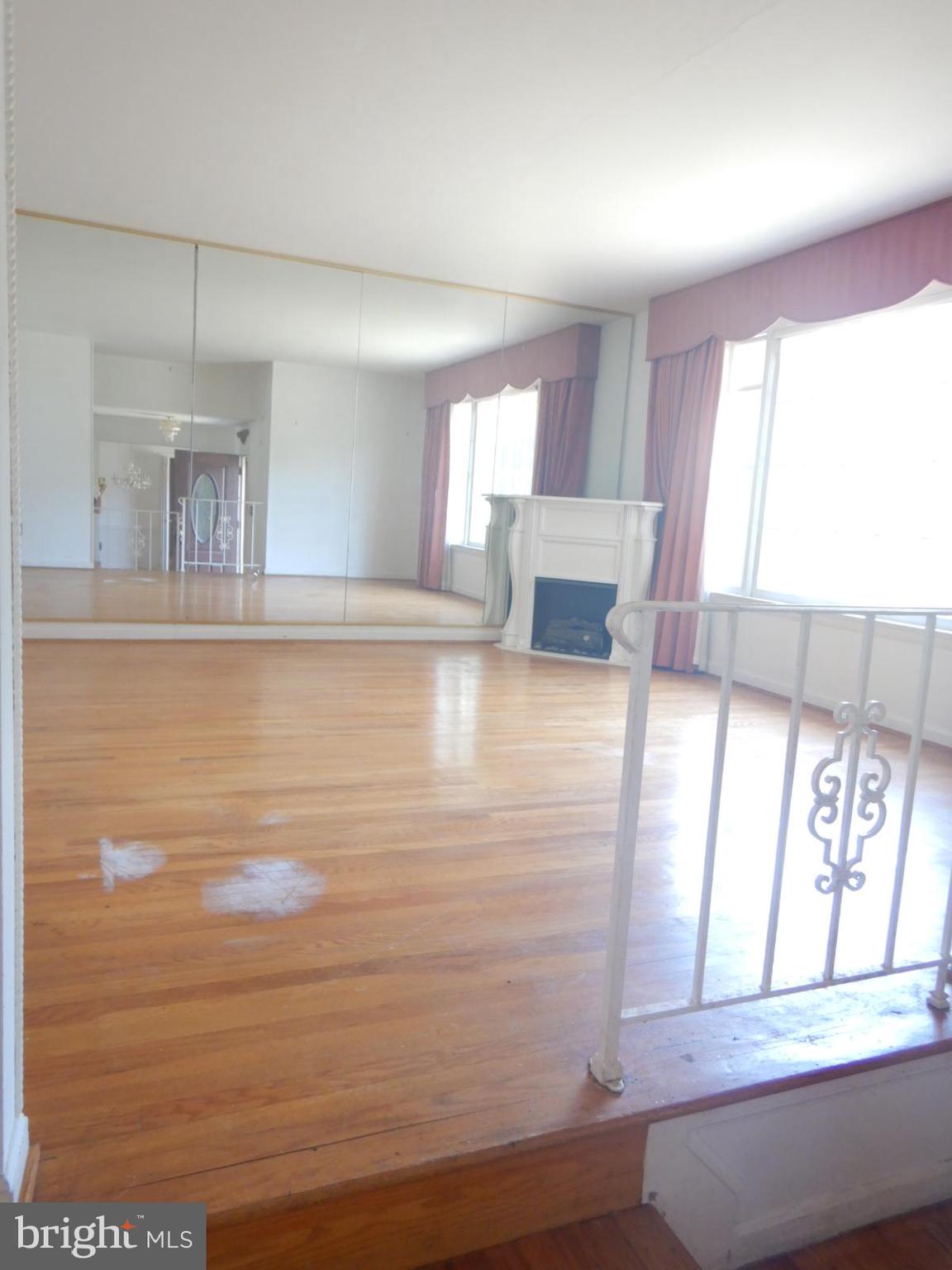 LINSEY ACRES - Residential