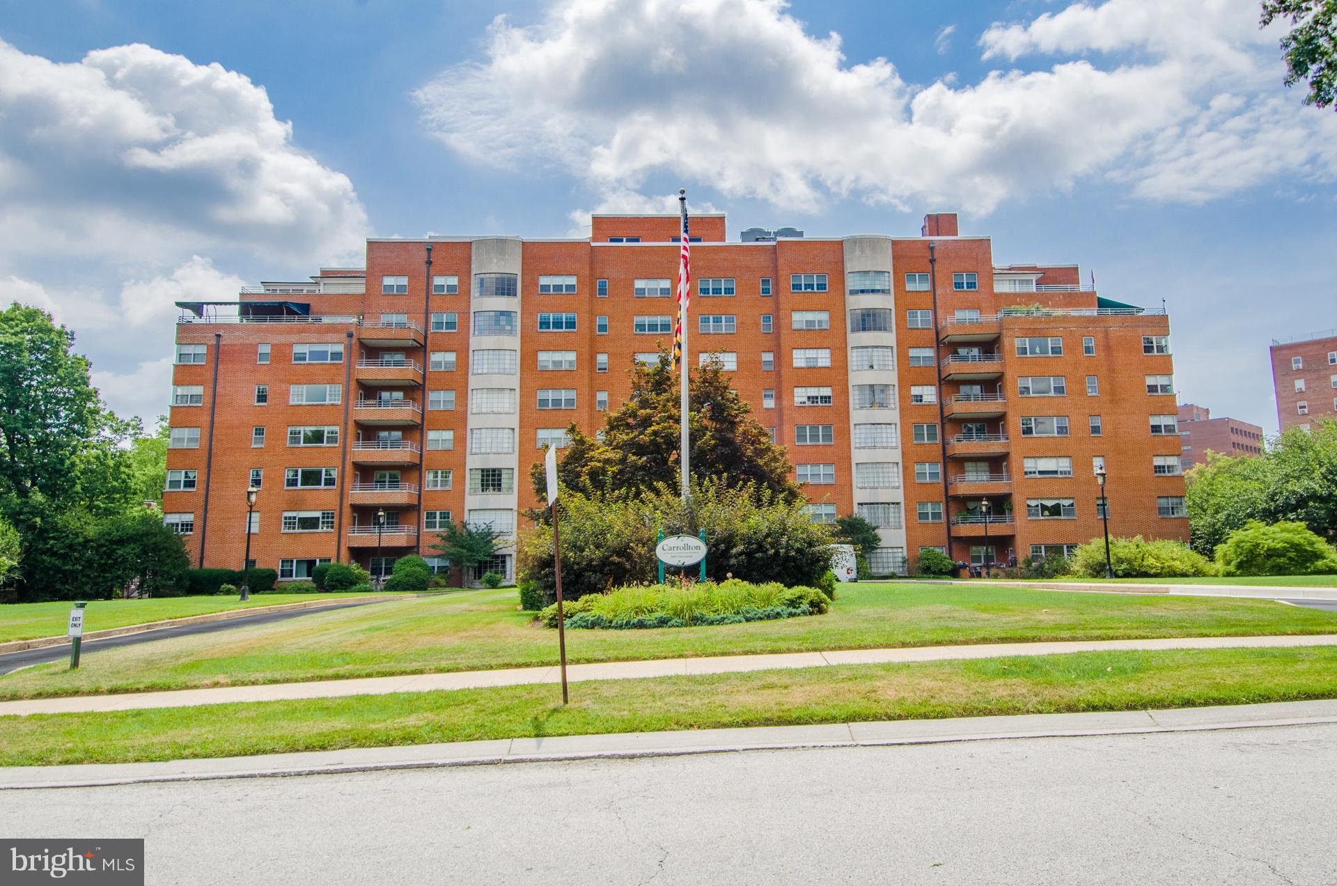 Large Price Improvement !Sunny Condo on the third floor overlooking Beautiful Park. Parquet Floors, elevator, Open floor plan and Large Bay Window in Living Room, 24 Hour Reception Desk, Easy Walk to Johns Hopkins University, High Ceilings, Designated Storage area, PARKING SPACE in Covered Garage. Water, heat and Air Conditioning included in Condo Fee! Check out the Pictures.