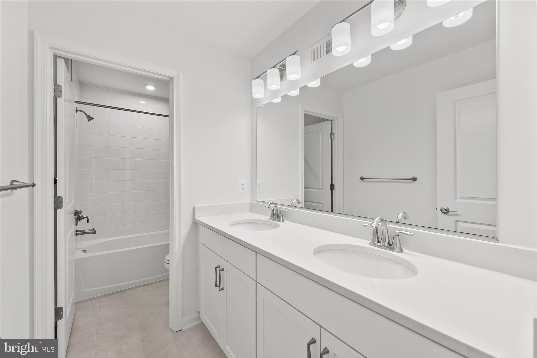 SILVER WOODS - Residential