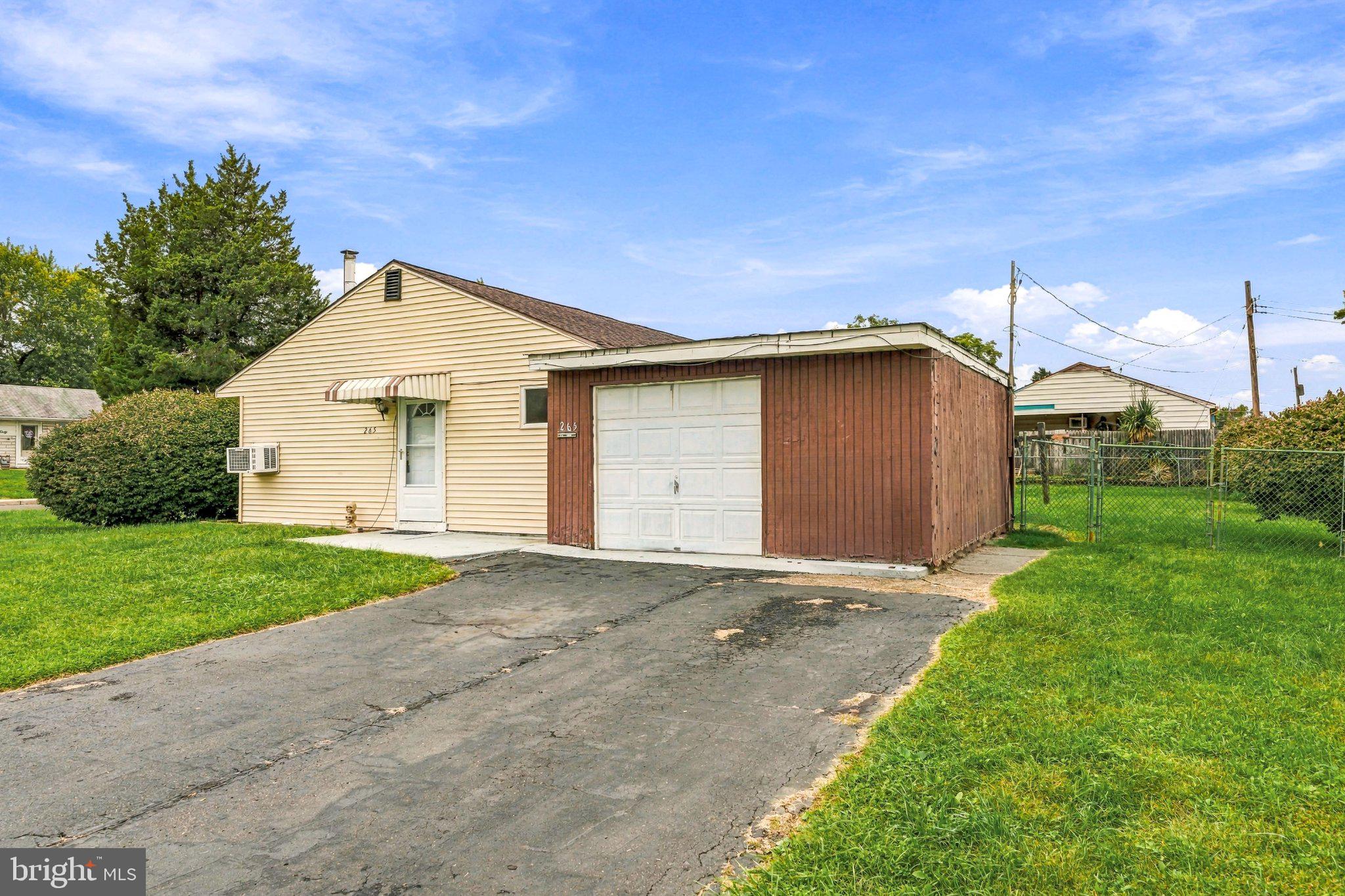 265 WYANDOTTE ROAD