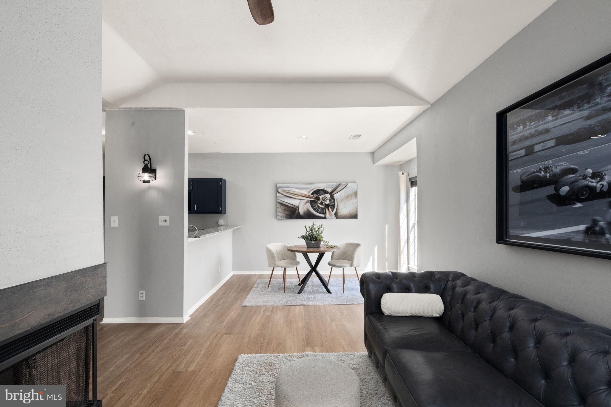 ENGLISH COUNTRY MANOR - Residential