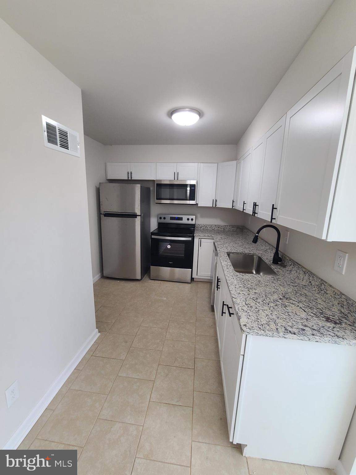 CENTRAL PARK TOWNHOMES - Residential Lease