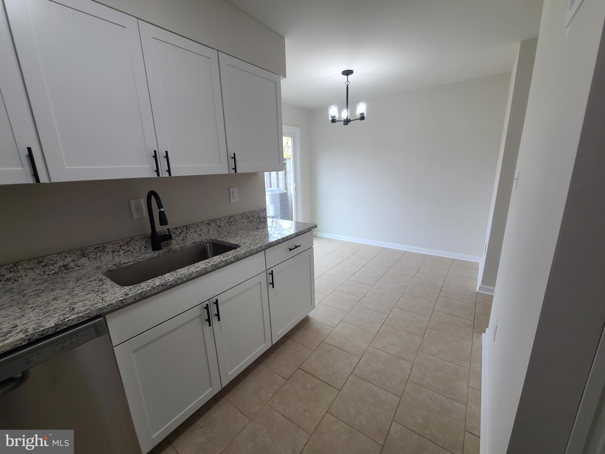 CENTRAL PARK TOWNHOMES - Residential Lease