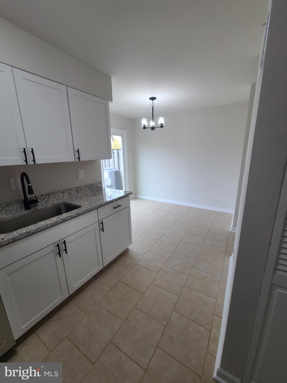 CENTRAL PARK TOWNHOMES - Residential Lease