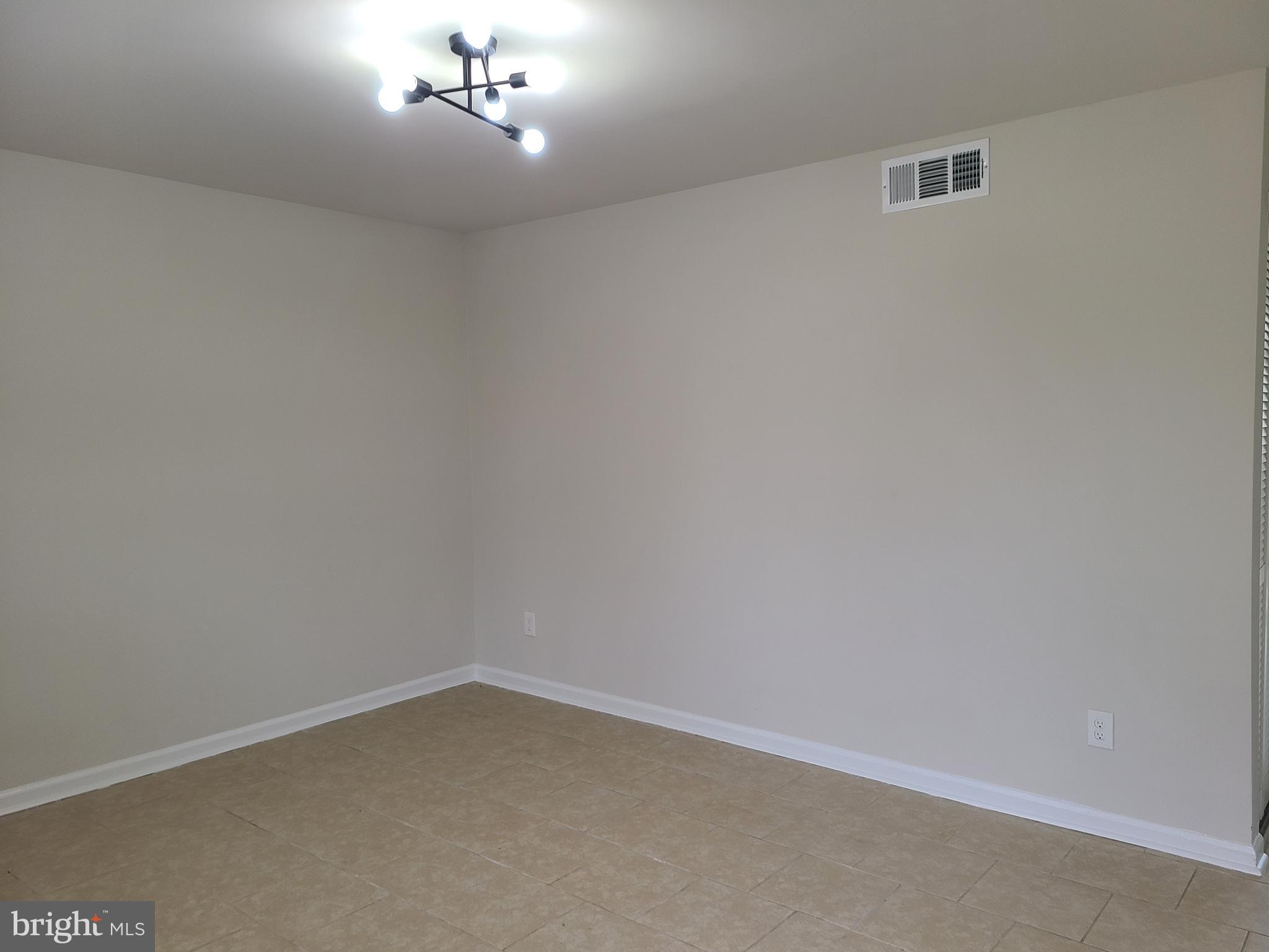 CENTRAL PARK TOWNHOMES - Residential Lease