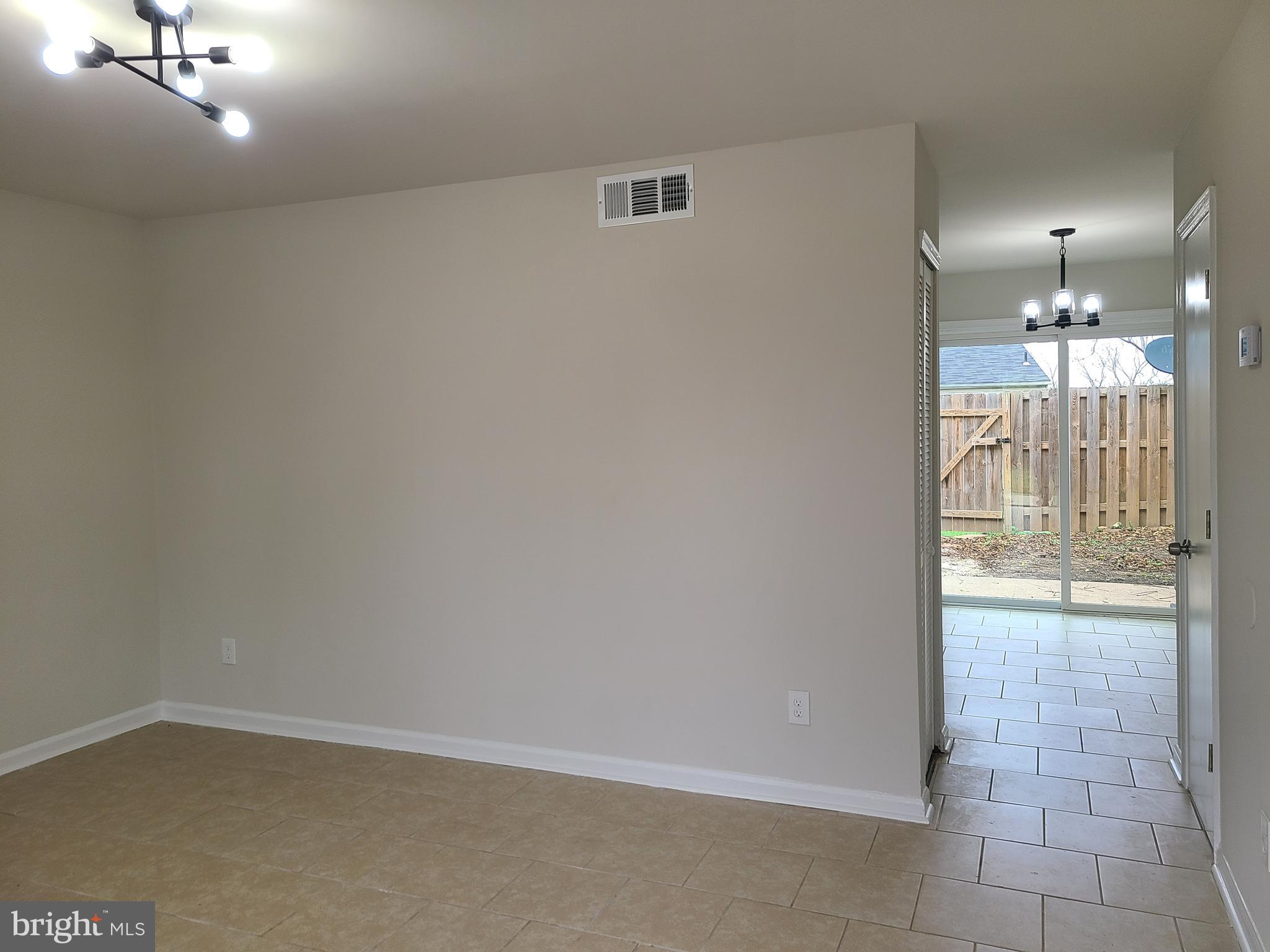 CENTRAL PARK TOWNHOMES - Residential Lease