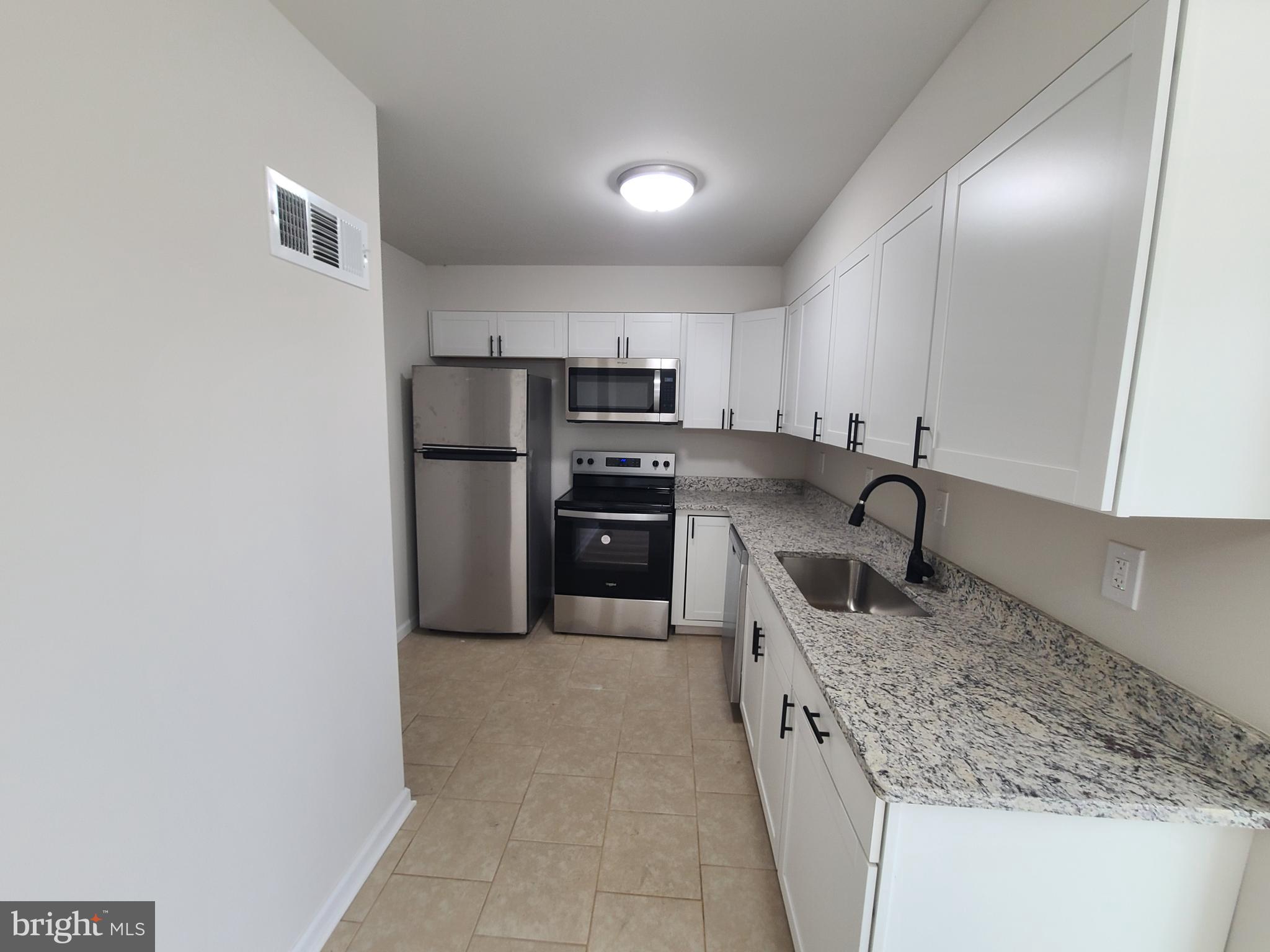 CENTRAL PARK TOWNHOMES - Residential Lease