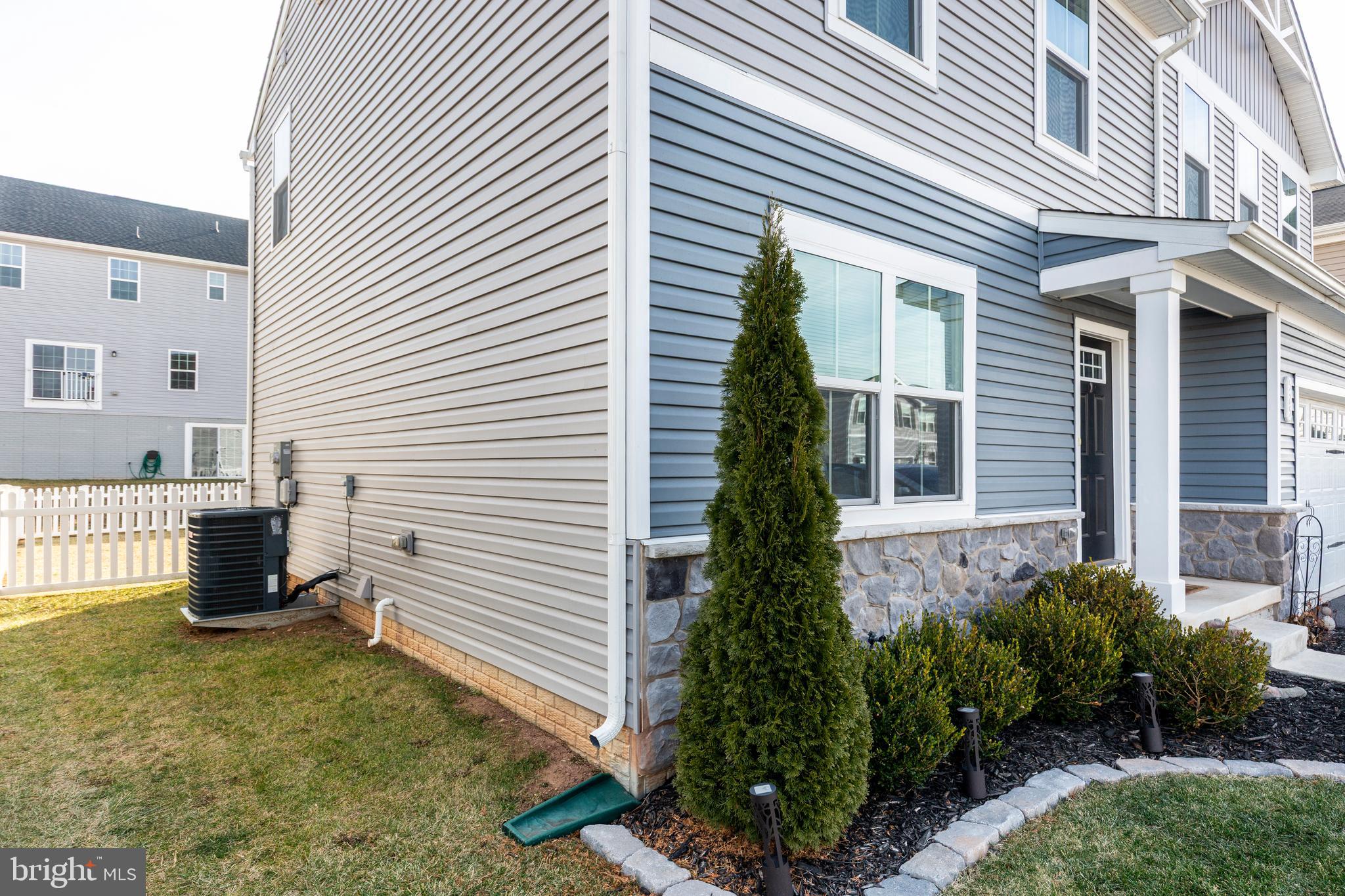 MEADE'S CROSSING - Residential