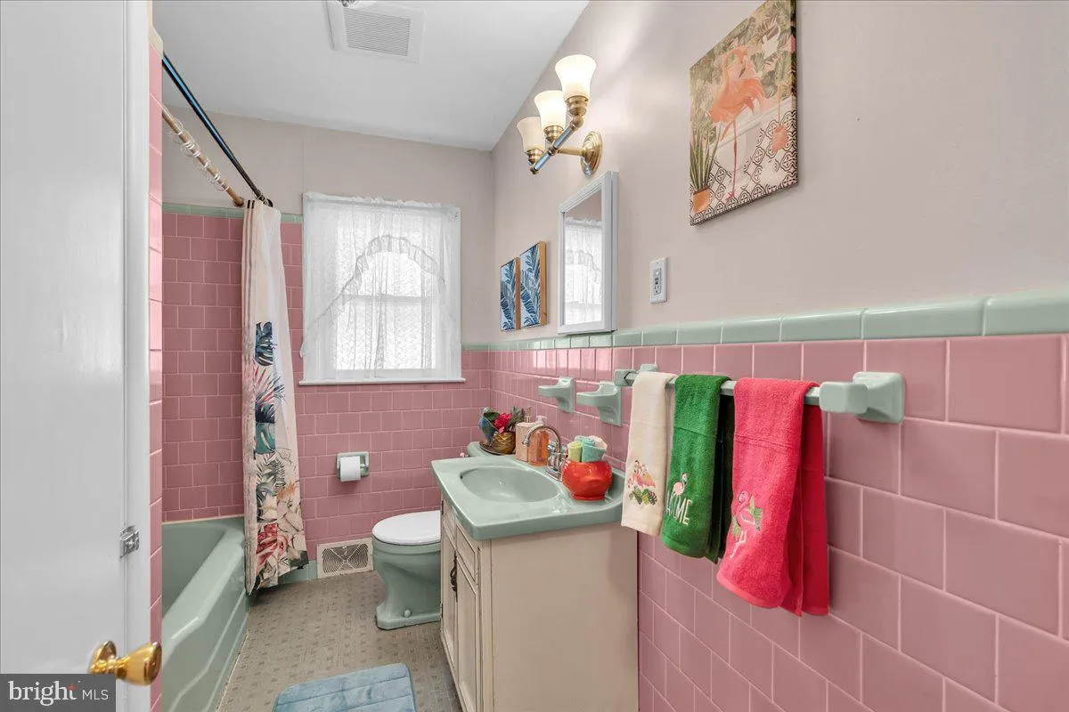 Millville, New Jersey 08332, United States, 3 Bedrooms Bedrooms, ,2 BathroomsBathrooms,Residential,Contingent,136228